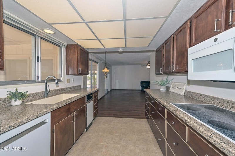 Kitchen-Breakfast Room