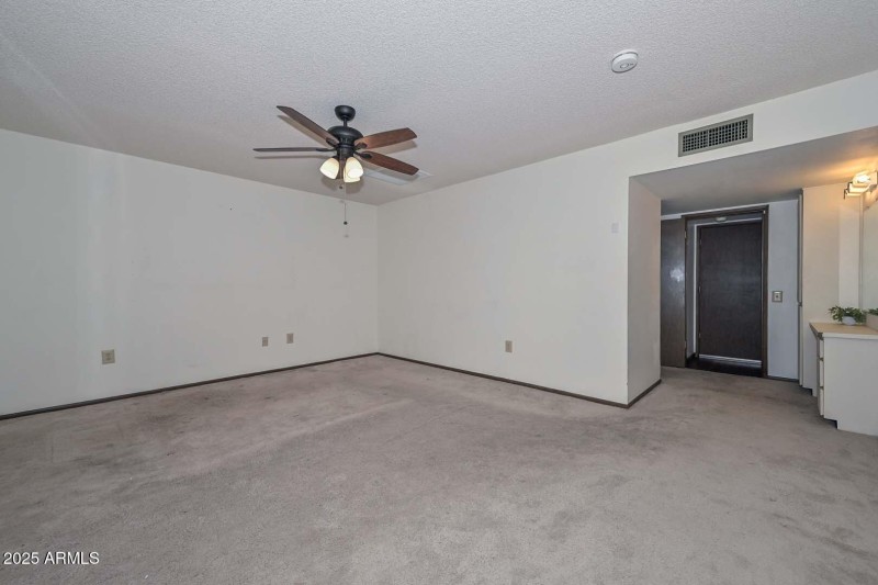 Primary Bedroom-Vanity