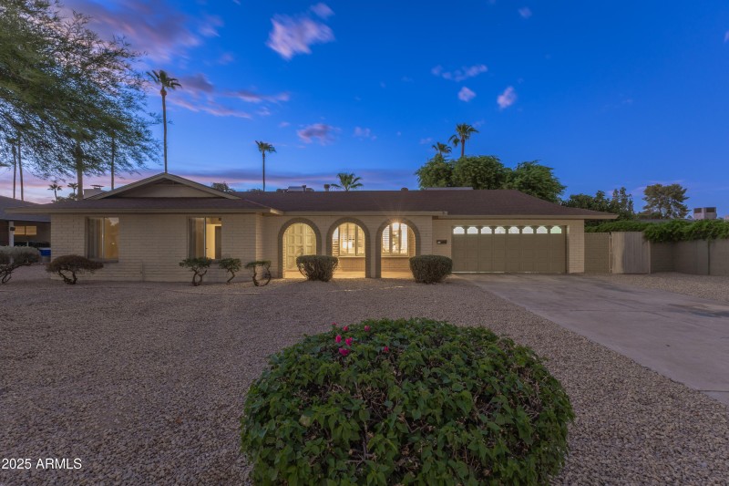 3740 E Mercer Ln-1