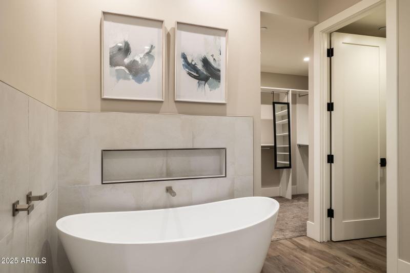 31-web-or-mls-6525-e-cave-creek-rd-31