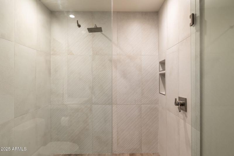 40-web-or-mls-6525-e-cave-creek-rd-31