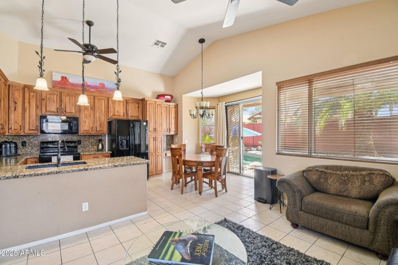 11-web-or-mls-E Calle Del Norte Dr-S0108