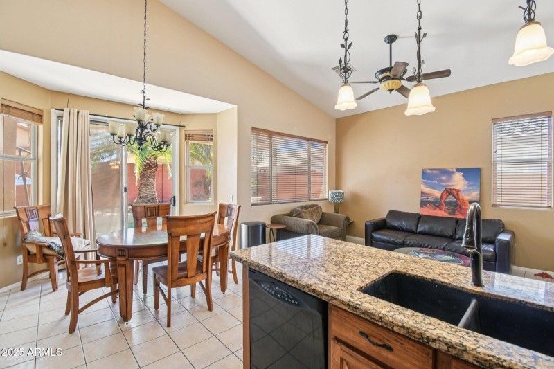 13-web-or-mls-E Calle Del Norte Dr-S0108