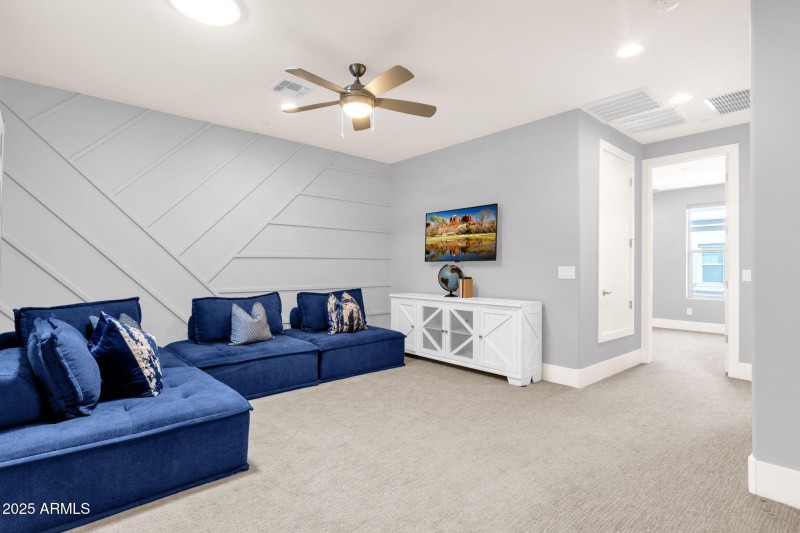 32-web-or-mls-7449-e-via-de-luna-dr