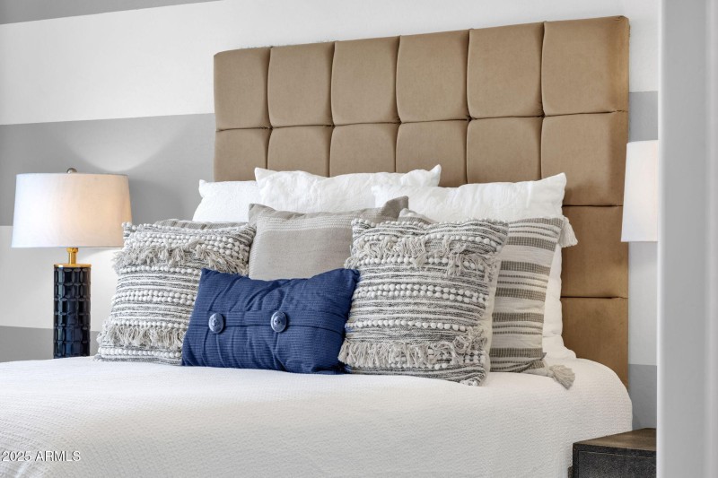 38-web-or-mls-7449-e-via-de-luna-dr