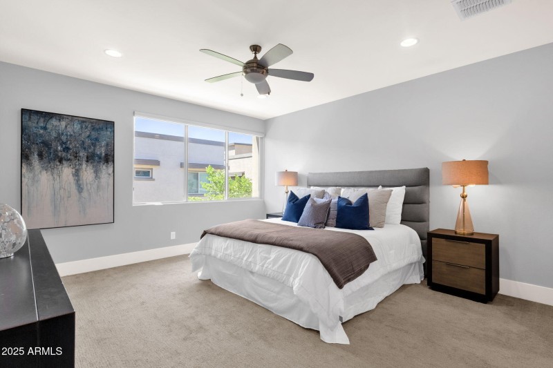 42-web-or-mls-7449-e-via-de-luna-dr