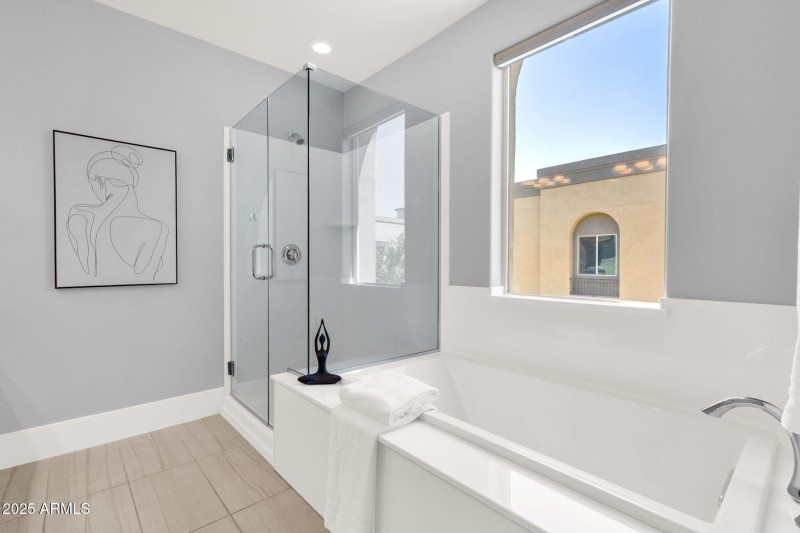 51-web-or-mls-7449-e-via-de-luna-dr