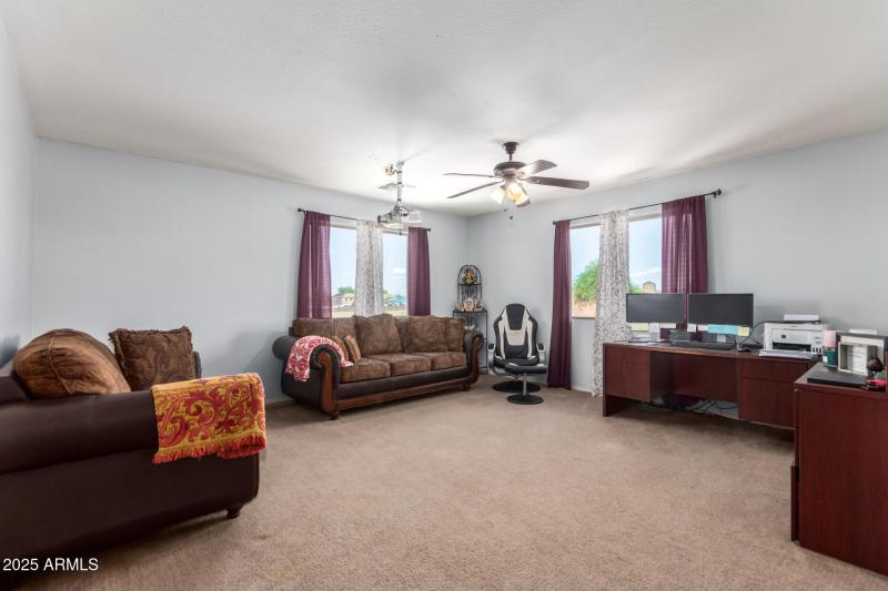 Upstairs Loft for versatile use