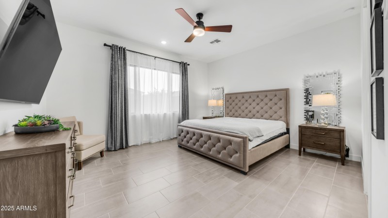 8022 W Northview Ave (21)