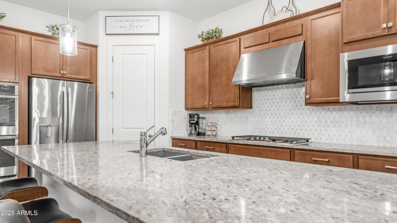 8022 W Northview Ave (10)