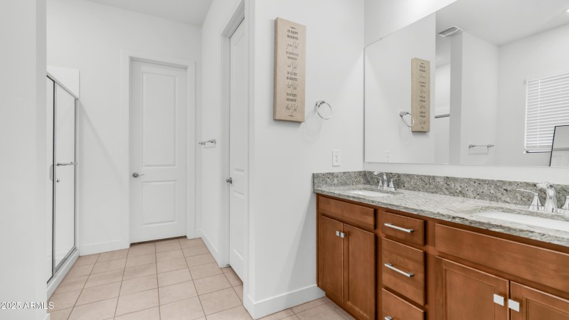 8022 W Northview Ave (24)