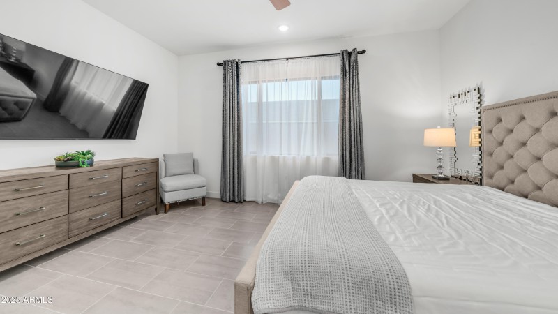 8022 W Northview Ave (23)