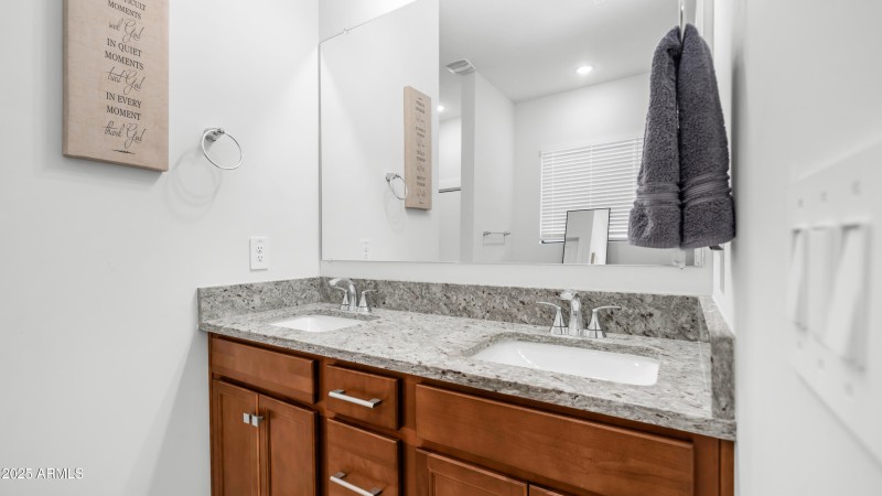 8022 W Northview Ave (25)