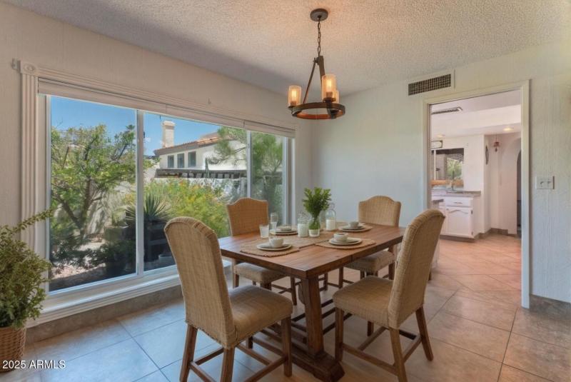 Breakfast table virtual staged