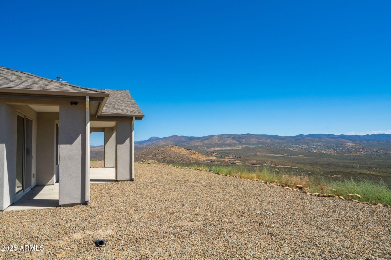 15-web-or-mls-15689-e-orch-vw-rd