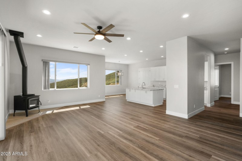 4-web-or-mls-15690-e-orch-vw-rd