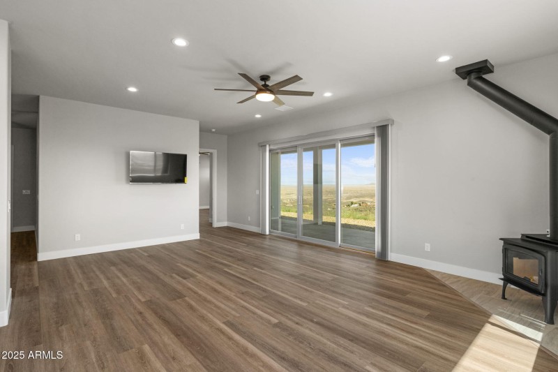 5-web-or-mls-15690-e-orch-vw-rd