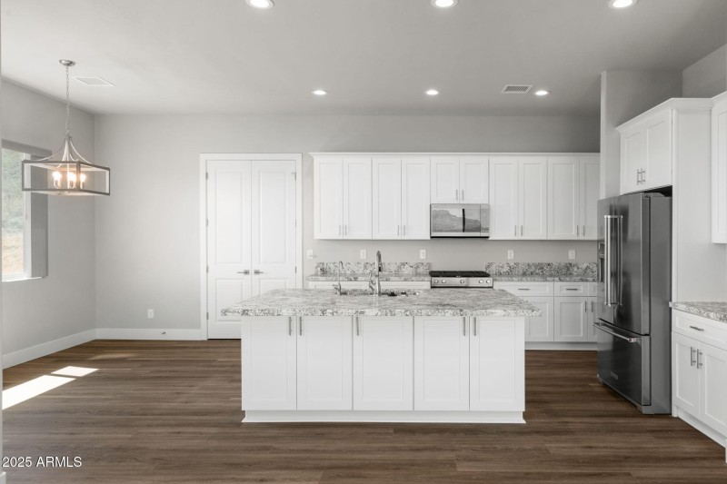 6-web-or-mls-15690-e-orch-vw-rd