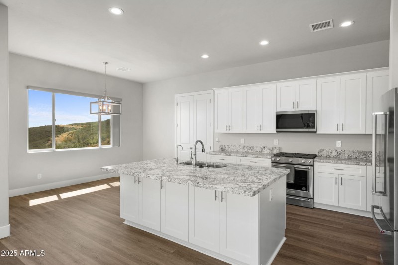 7-web-or-mls-15690-e-orch-vw-rd