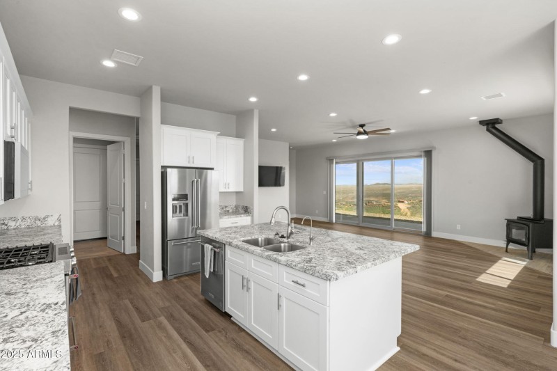 9-web-or-mls-15690-e-orch-vw-rd