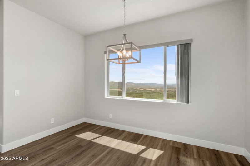 10-web-or-mls-15690-e-orch-vw-rd