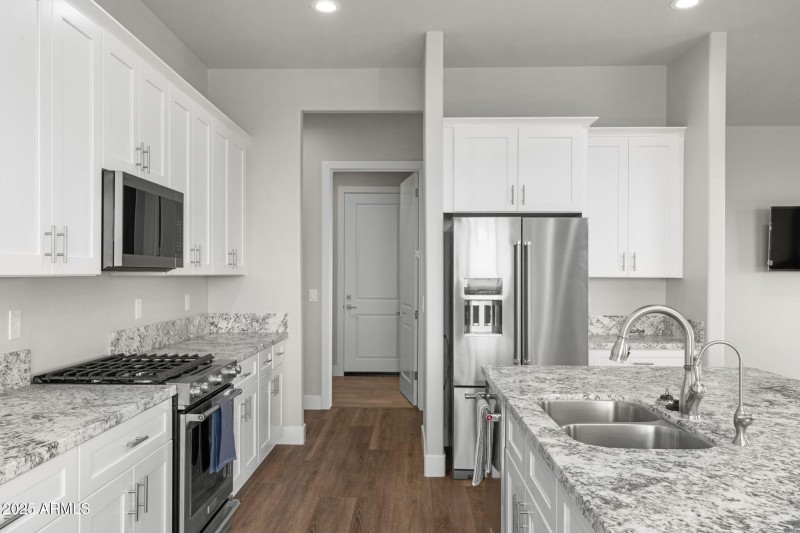 11-web-or-mls-15690-e-orch-vw-rd