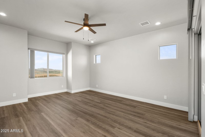 12-web-or-mls-15690-e-orch-vw-rd