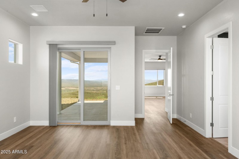 15-web-or-mls-15690-e-orch-vw-rd