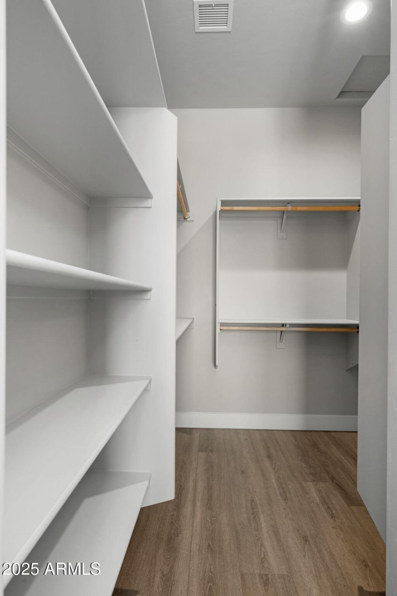 18-web-or-mls-15690-e-orch-vw-rd