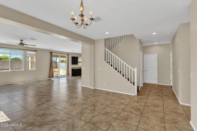 2075 W Bennett Way-12