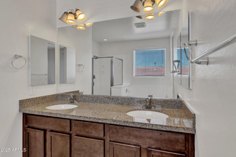 2075 W Bennett Way-32