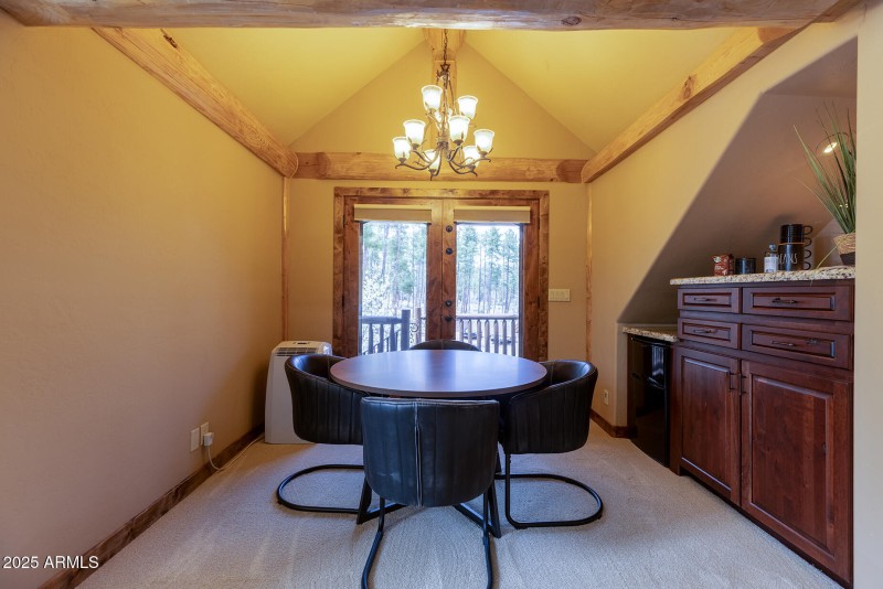 Guest room sitting area