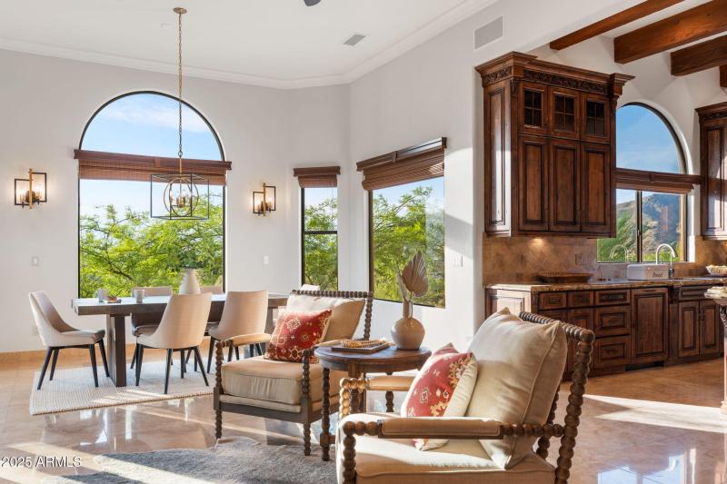 Breakfast and coffee areas