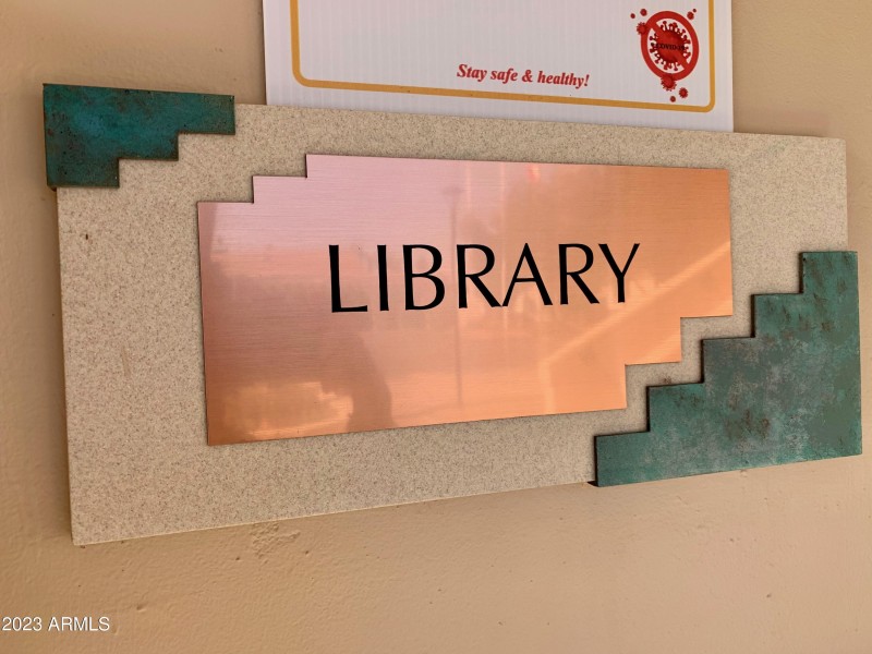 19 Golden Vista Library