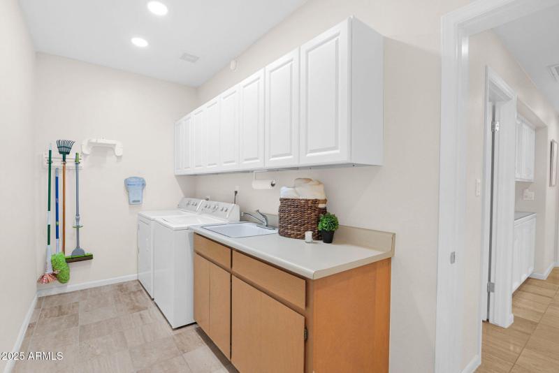 Generous Laundry Center