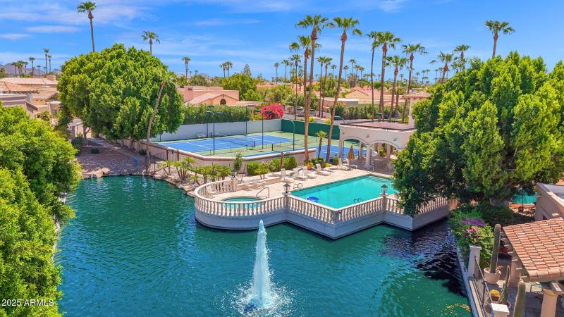 Prestigious Lake Community