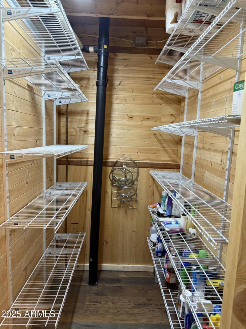 Walk in pantry