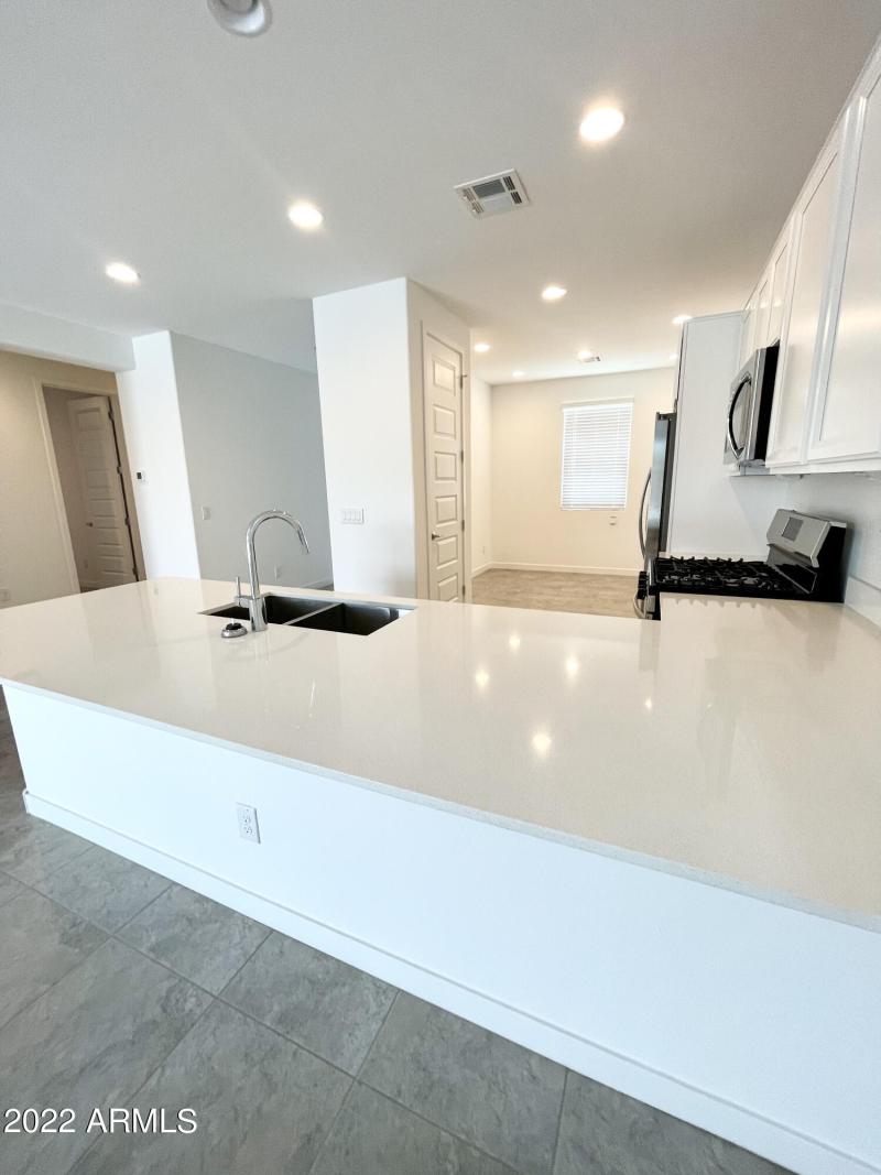 A93FD3F0-9324-4062-8B7F-08EAAA042568