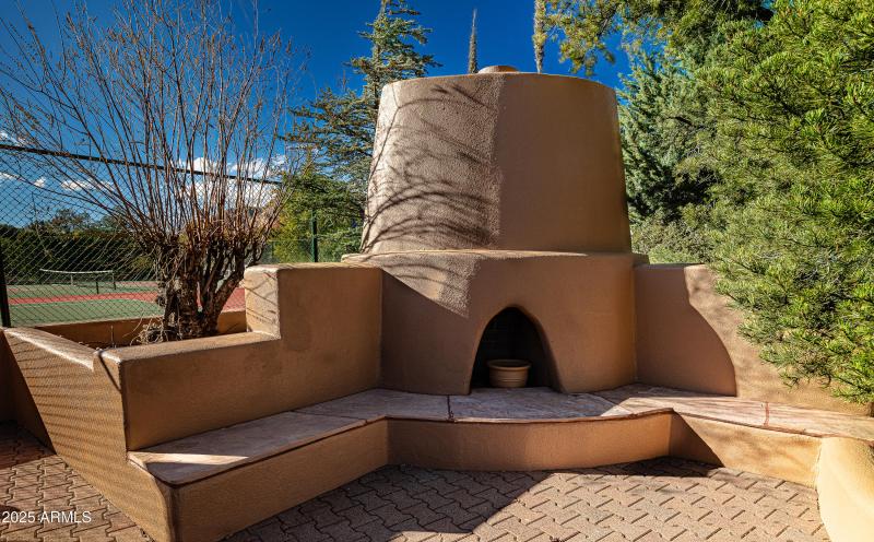 52 Fireplace Conversation Area