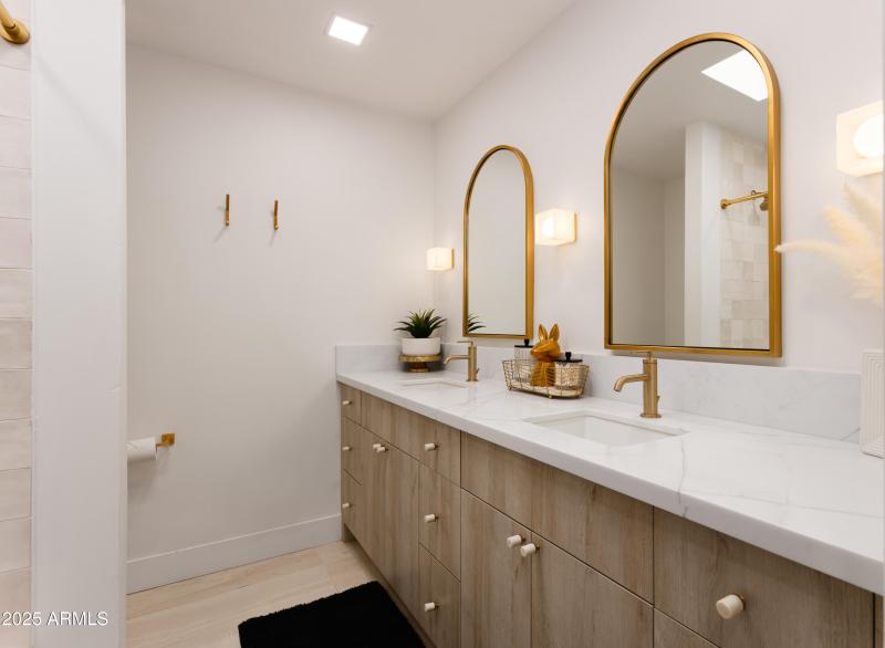 PropertyImageCo_13422N58thPl_WEB-5