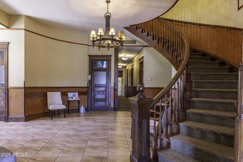 Lobby/Staircase