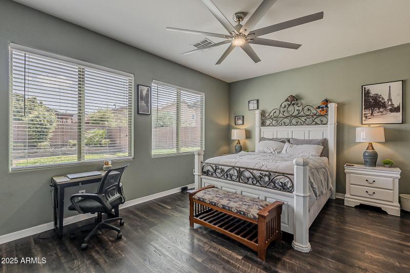 20-web-or-mls-Crescent Rd-20