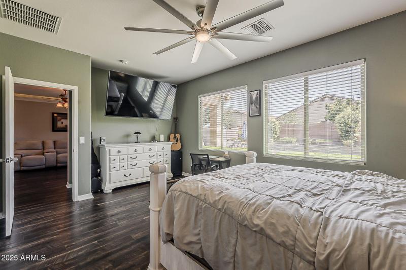 24-web-or-mls-Crescent Rd-24