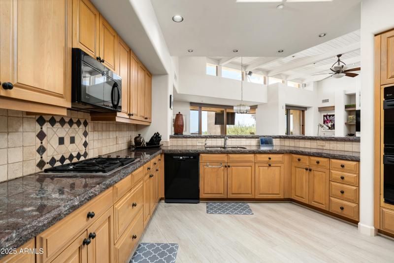 17-11163 E Prospect Point Dr (17 of 40)