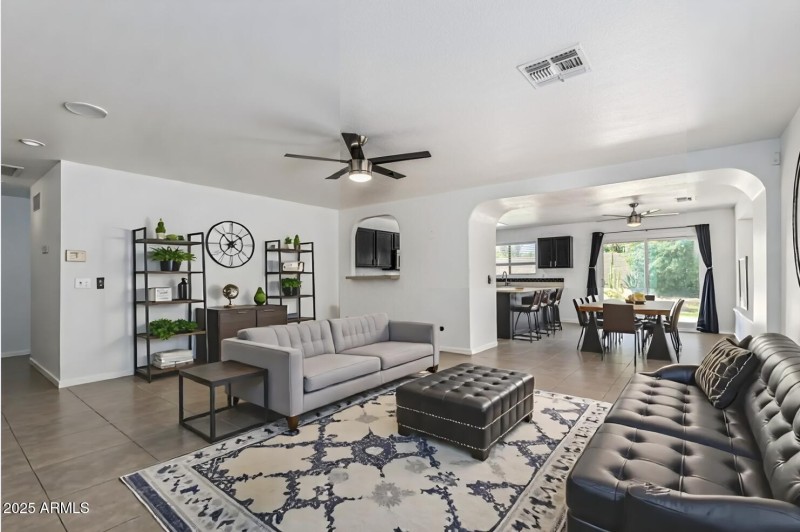 10548 E Balmoral Ave