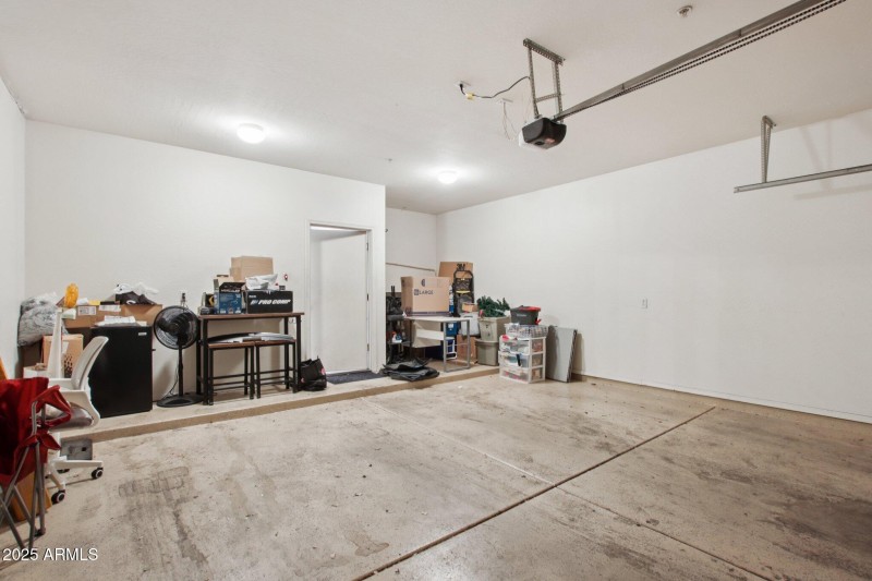 29-web-or-mls-W Colter St 118-S0108-027