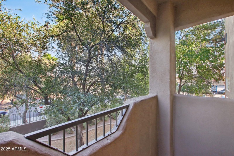 30-web-or-mls-W Colter St 118-S0108-028