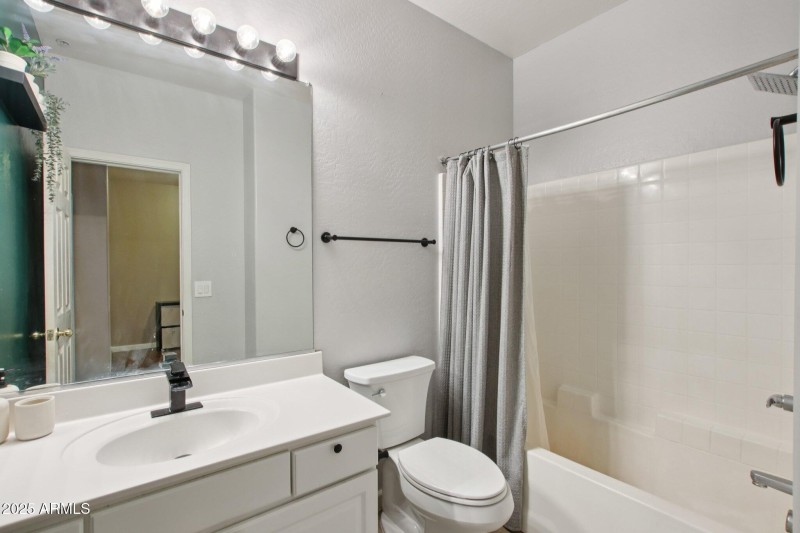 22-web-or-mls-W Colter St 118-S0108-020