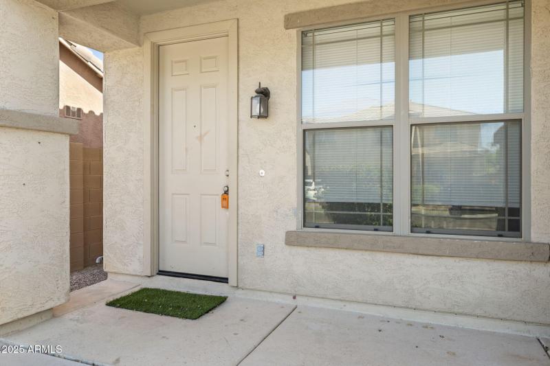 4-web-or-mls-2261-w-mila-way