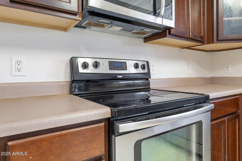 12-web-or-mls-2261-w-mila-way